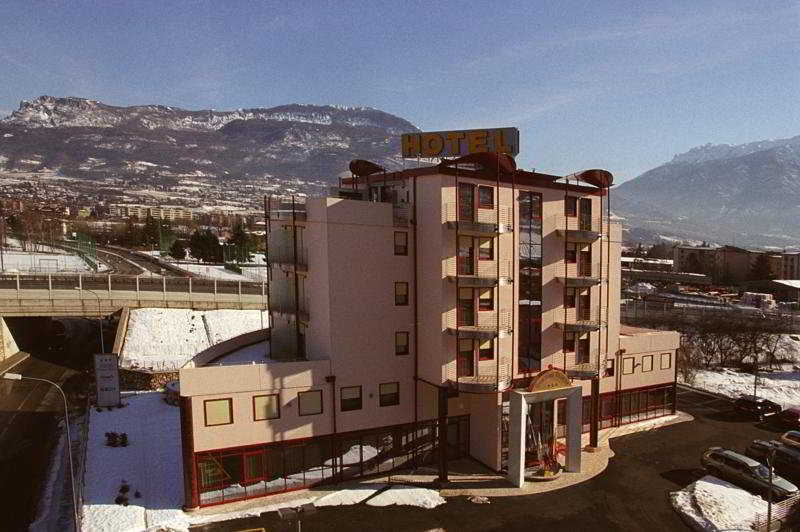 Hotel Sporting Trento Eksteriør bilde